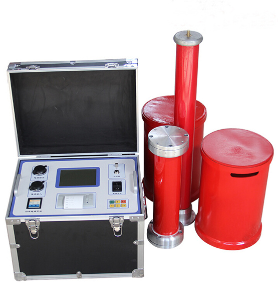 LCCL-2000交流耐壓諧振設(shè)備主要針對(duì)10kV、35kV、110kV、220kV、變電站及線路等所有電氣主設(shè)備的交流耐壓試驗(yàn)設(shè)計(jì)制造。電抗器采用多只分開(kāi)設(shè)計(jì)，既可滿足高電壓、小電流的設(shè)備試驗(yàn)條件要求，又能滿足低電壓的交流耐壓試驗(yàn)要求，具有較寬的適用范圍，是地、市、縣級(jí)高壓試驗(yàn)部門(mén)及電力安裝、修試工程單位理想的耐壓設(shè)備。