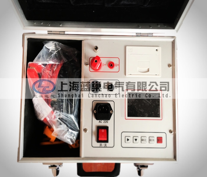LCHL-200S智能回路電阻測(cè)試儀是根據(jù)中華人民共和國(guó)新電力執(zhí)行標(biāo)準(zhǔn)DL/T845.4-2004，采用高頻開關(guān)電源技術(shù)和數(shù)字電路技術(shù)相結(jié)合設(shè)計(jì)而成。它適用于開關(guān)控制設(shè)備回路電阻的測(cè)量。